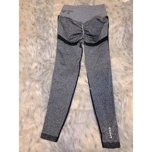 ECHT Leggings with Butt Scrunch